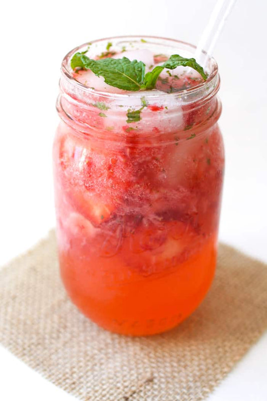 Crush your thirst with a 🍓 Berry Mint Sparkler!